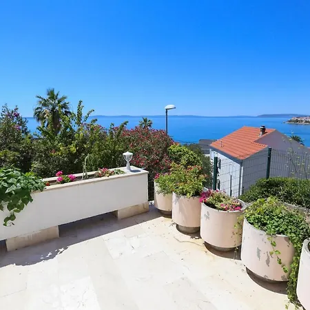 Guto Апартаменты